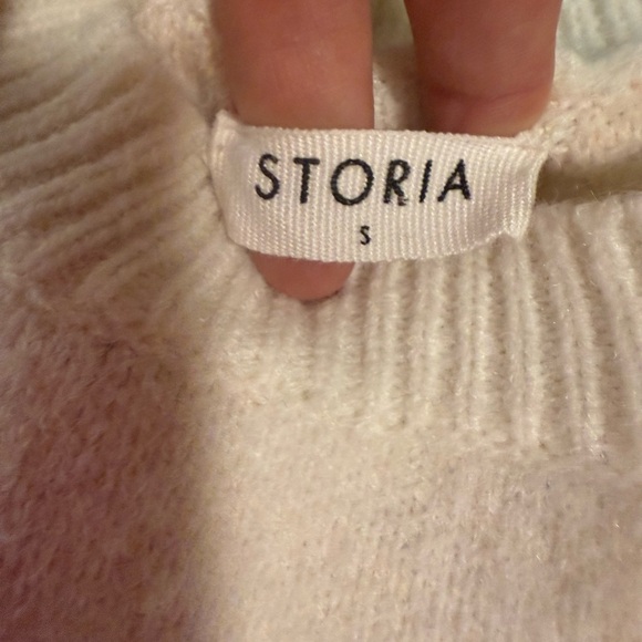 Storia White Crew Neck Sweater with Fuzzy Accents - Picture 4 of 7